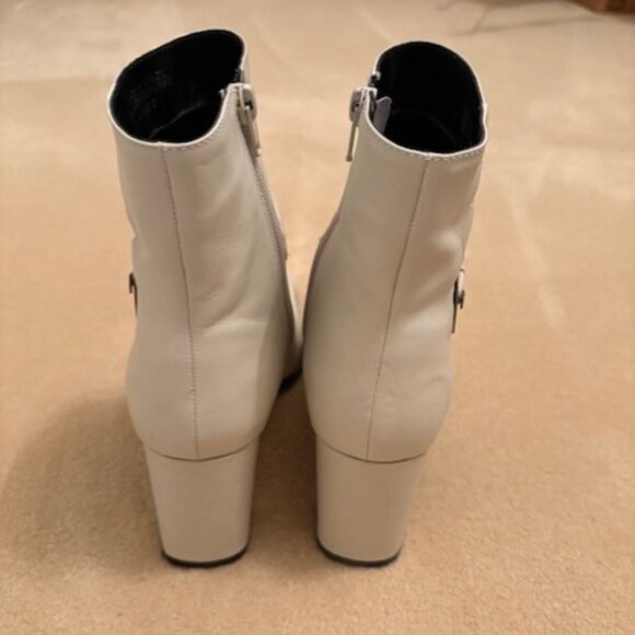 Amada Smith White Leather Bootie 8 1/2 M - Picture 3 of 5